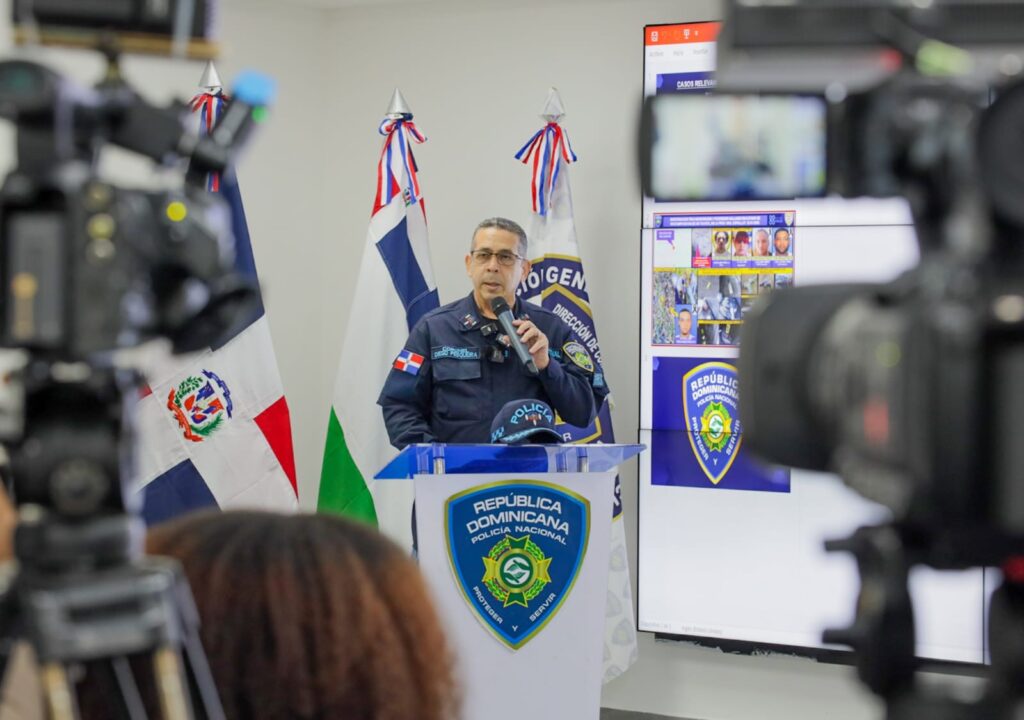 Policía Nacional abate a dos presuntos implicados en muerte de taxista en Moca y captura a una mujer vinculada al caso