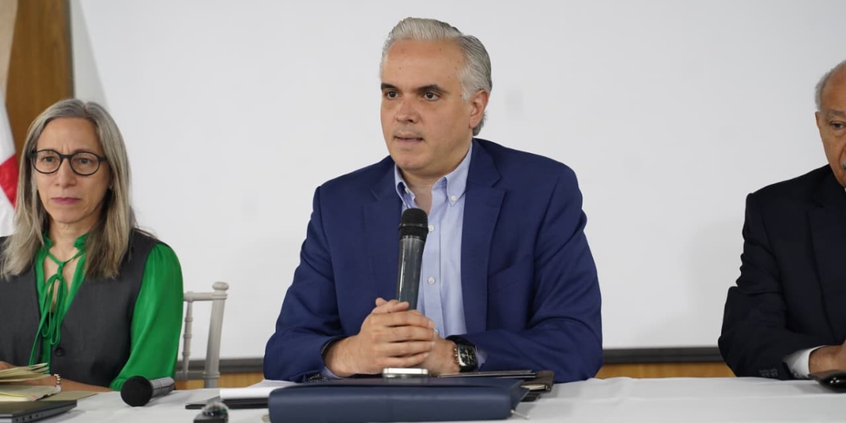 En reunión con directores regionales y distritales: Luis Miguel De Camps instruye a redoblar esfuerzos en todo el territorio para garantizar inicio de año escolar exitoso