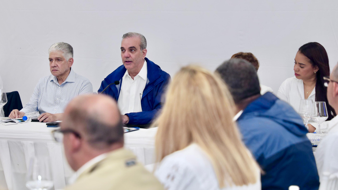 Presidente Abinader pasa balance a obras en curso, define prioridades para el 2026