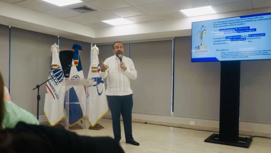 Alberto Rodríguez da a conocer los detalles de los XI Juegos Escolares Nacionales a medios digitales y líderes de opinión