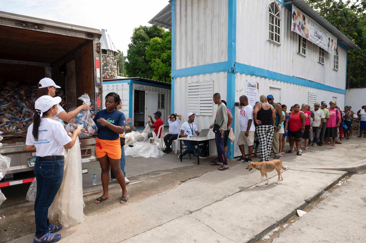 Voluntariado Banreservas beneficia a más de 700 familias en jornada del programa “Vida para el Ozama
