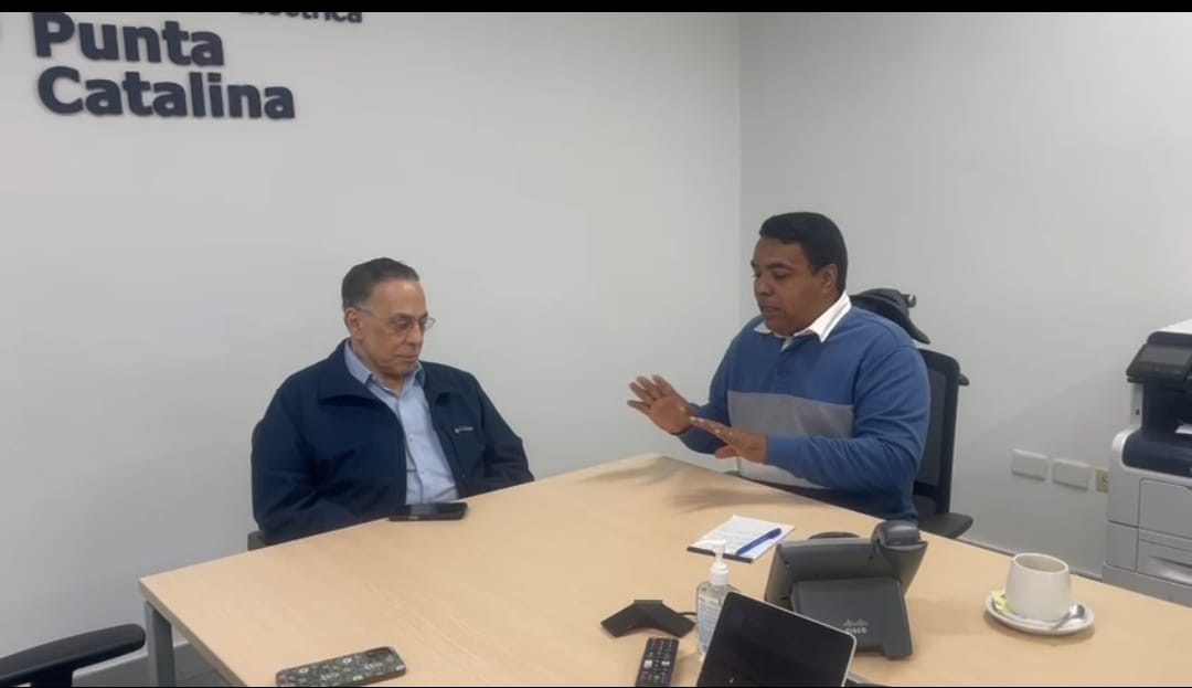 CNTU y CUED dialogan sobre la modernización vial, el sistema eléctrico y el futuro de los taxis aéreos en República Dominicana