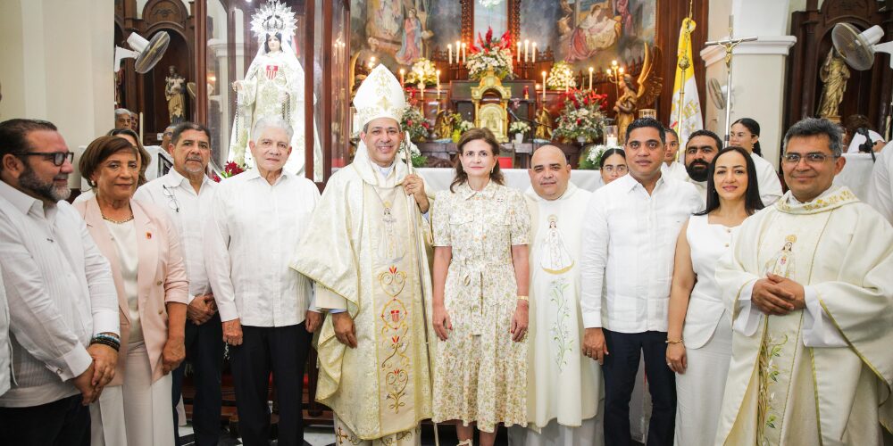 Raquel Peña participa en eucaristía por la Virgen de las Mercedes en el Santo Cerro