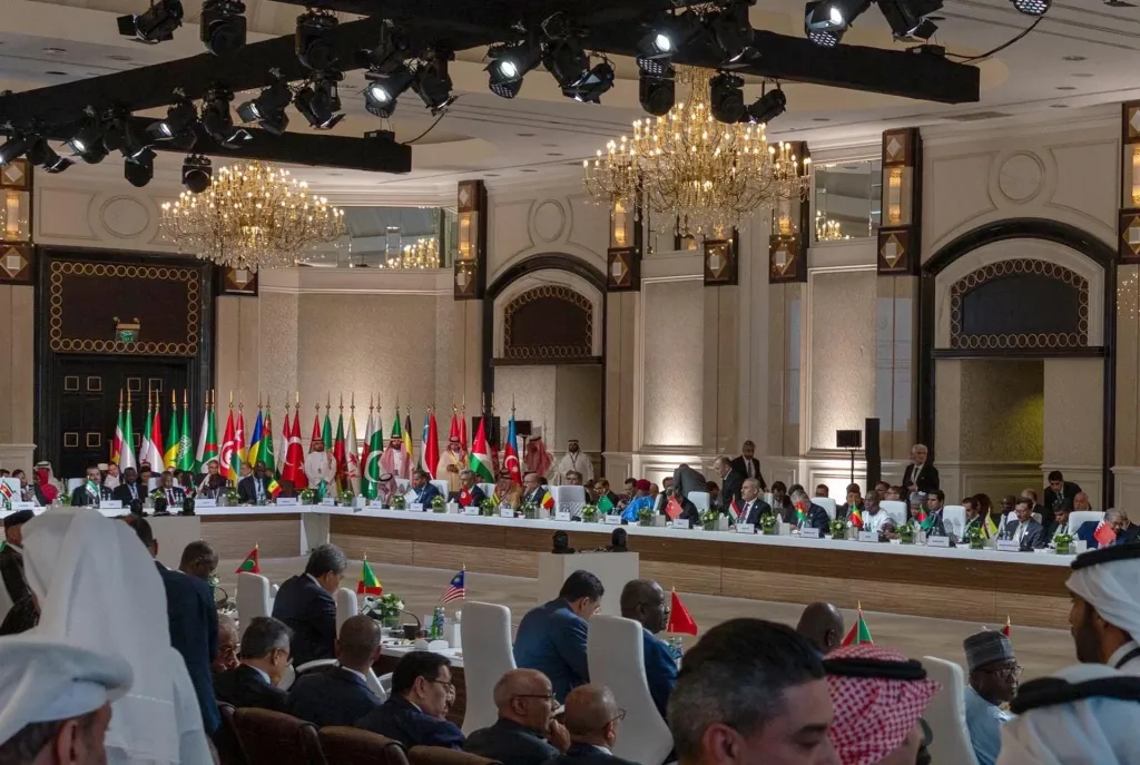 Catar dice que no cesará su mediación para detener la guerra en Gaza pese al bombardeo israelí en Doha