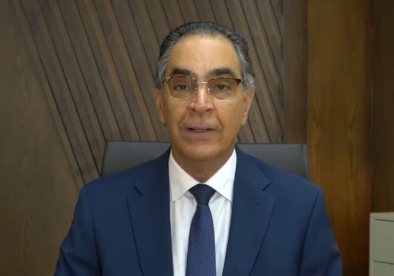 Doctor Santiago Hazim defiende honradez de su gestión y recuerda que fue él quien denunció las irregularidades en Senasa