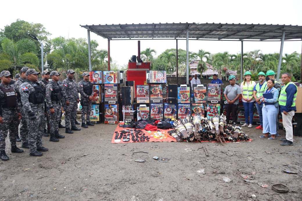 MP Hermanas Mirabal destruye armas blancas incautadas en diferentes operativos