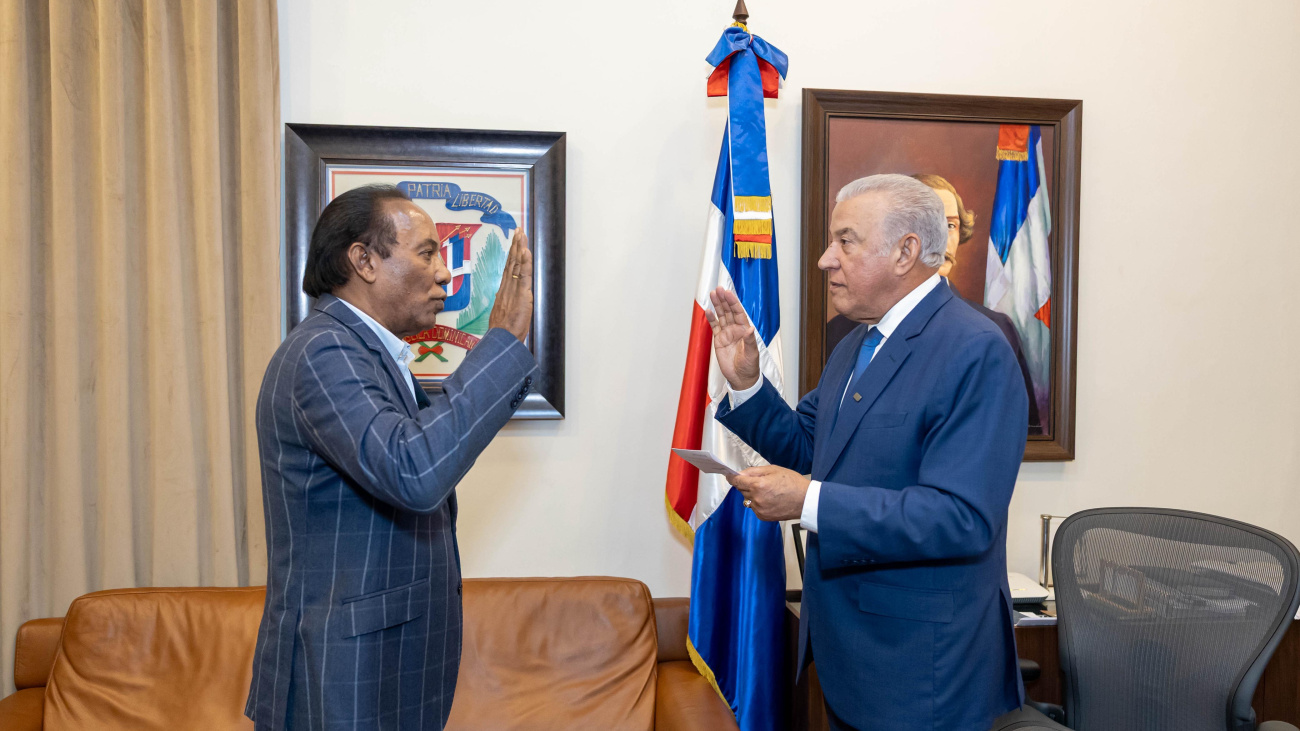 Ministro Bautista juramentó al general Zorrilla Ozuna como director de Desarrollo Fronterizo
