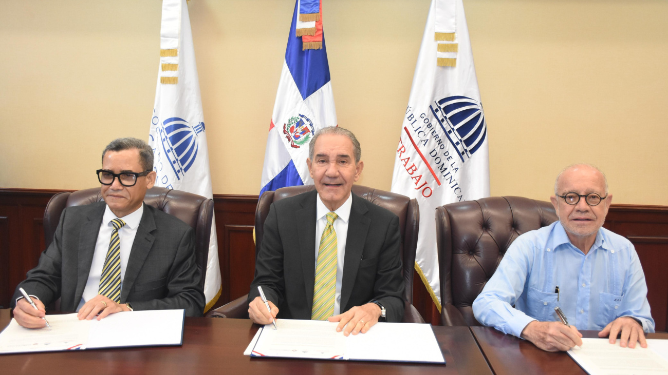 Gobierno y sector privado acuerdan capacitar y crear empleos dignos en región Este en favor del turismo