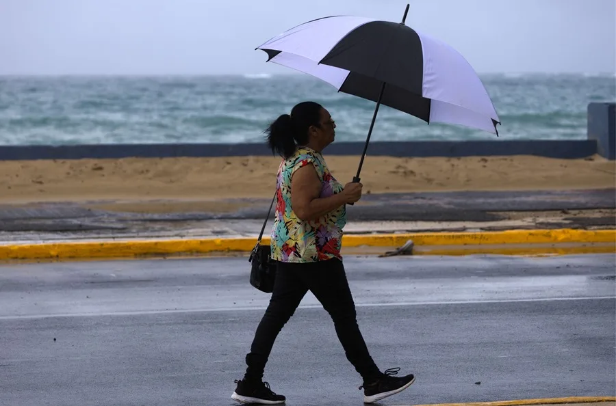 La tormenta Humberto se forma al este de Puerto Rico y podría ser huracán el sábado