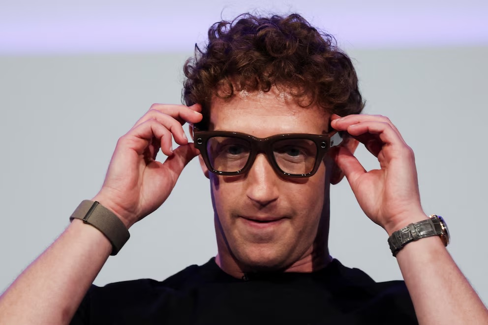 Mark Zuckerberg presentó las nuevas gafas Ray-Ban Display con las que promete desbloquear la “superinteligencia”
