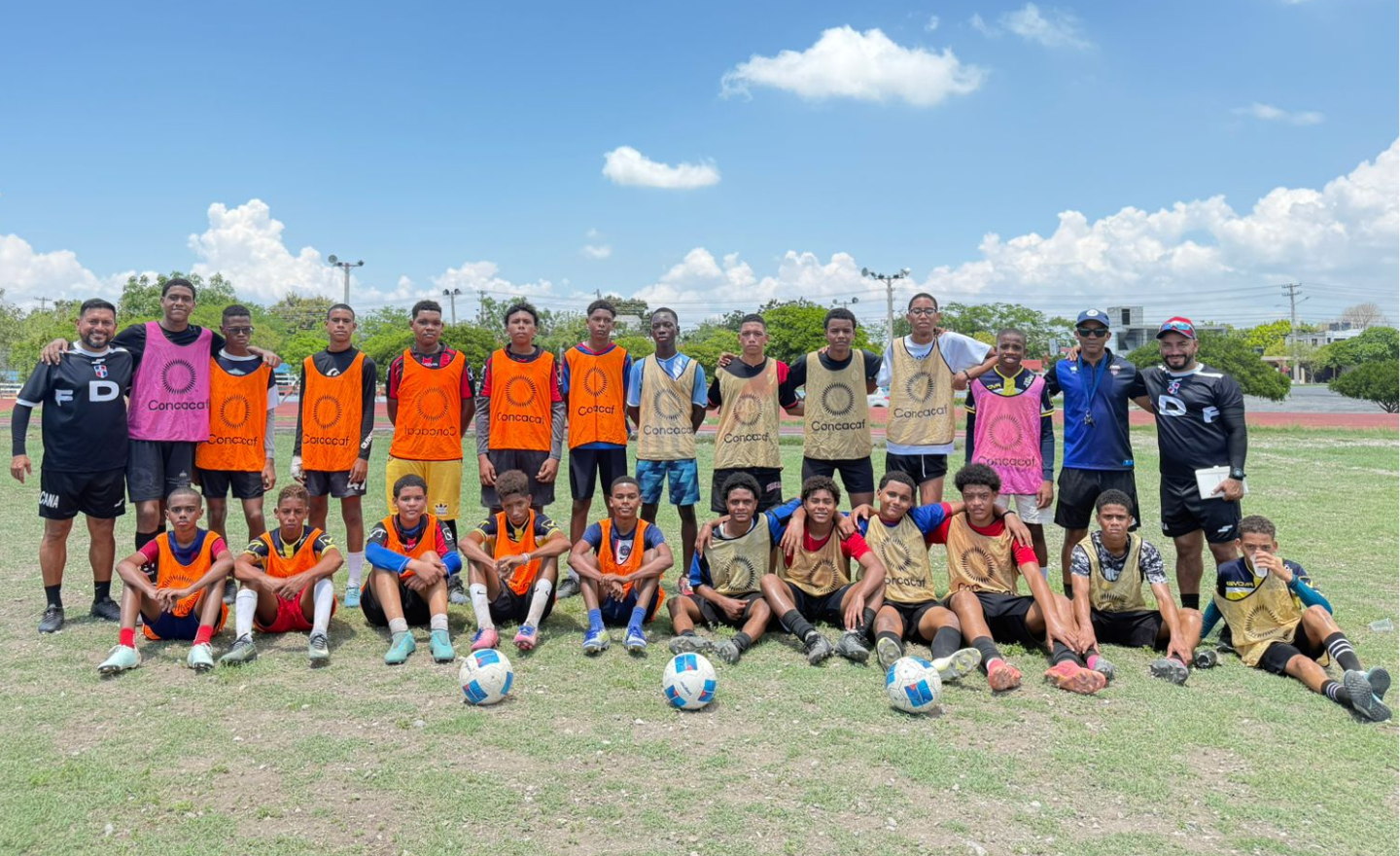 Selección Dominicana Sub-17 celebró visoria a futbolistas de la zona sur