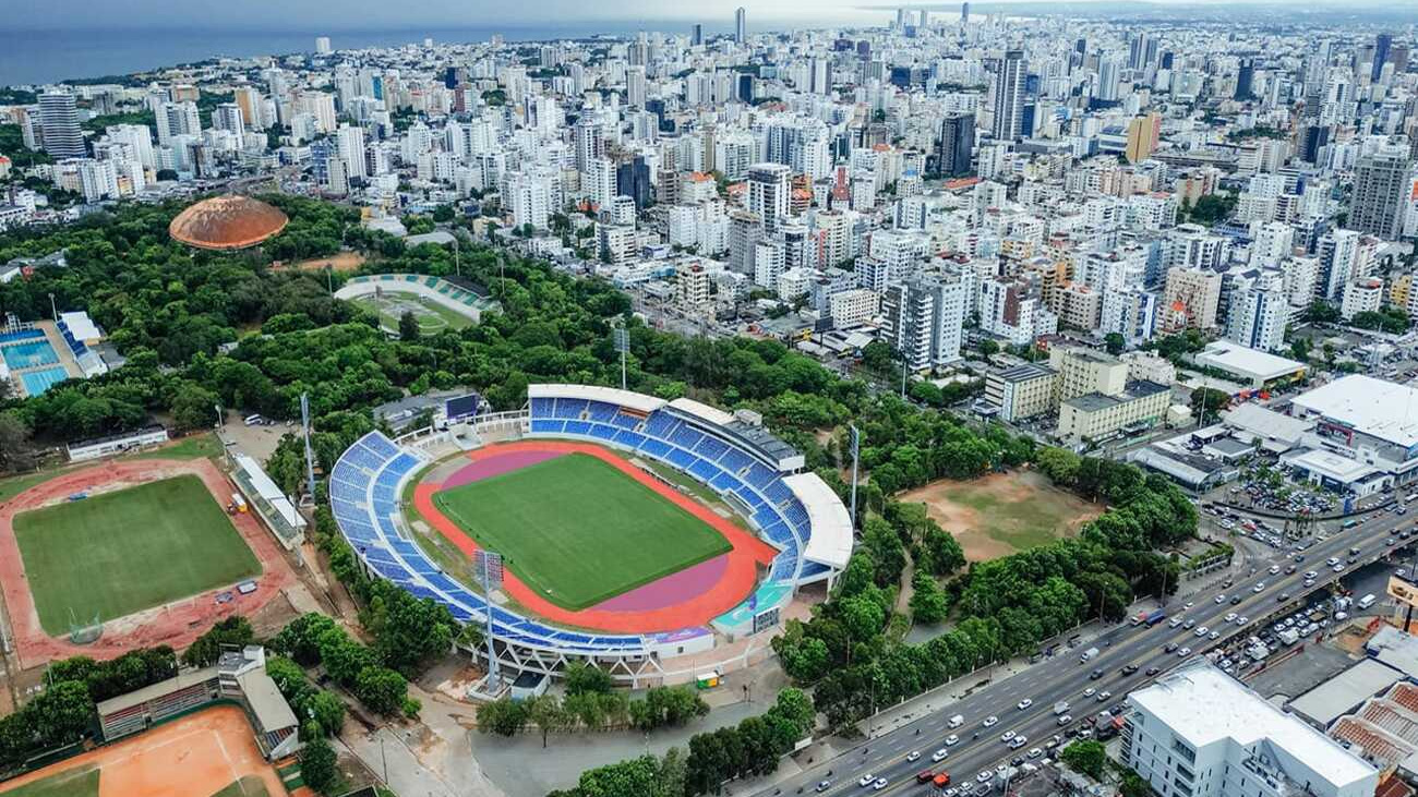 Ministerio de Deportes informa Estadio Olímpico Félix Sánchez queda cerrado para actividades que impliquen uso del terreno o la pista