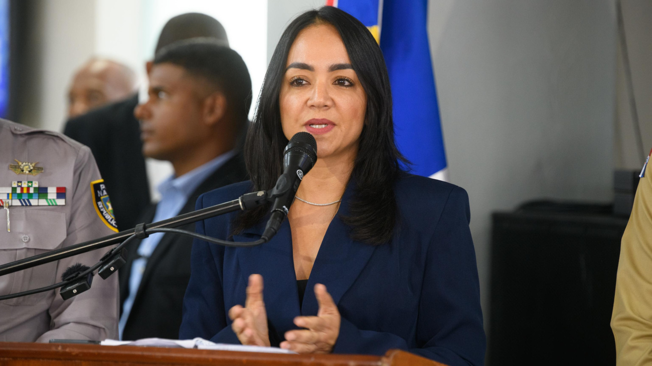 Ministra Faride Raful reitera que misión policial es proteger y servir; no habrá impunidad