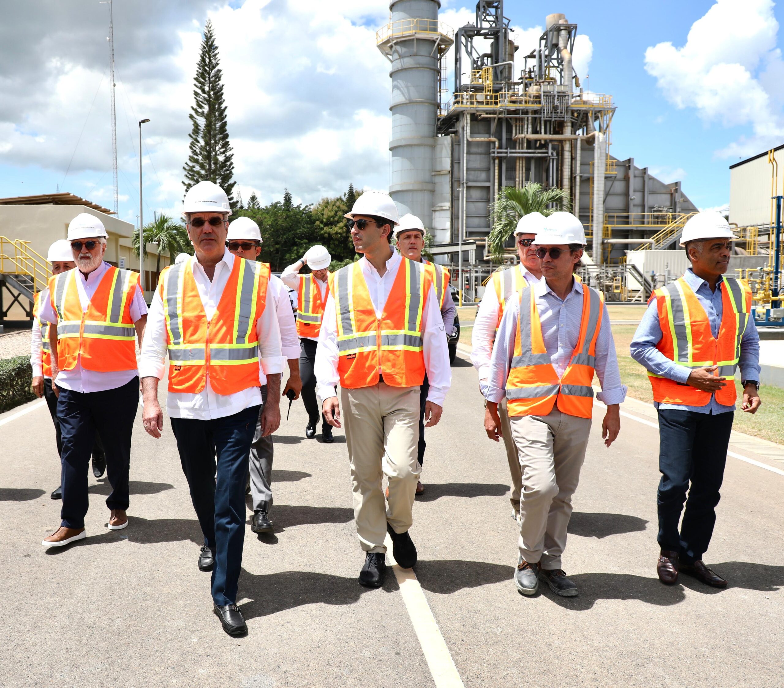 Presidente Abinader supervisa nueva planta Energas 4 que incorporará 130 MW al sistema eléctrico nacional