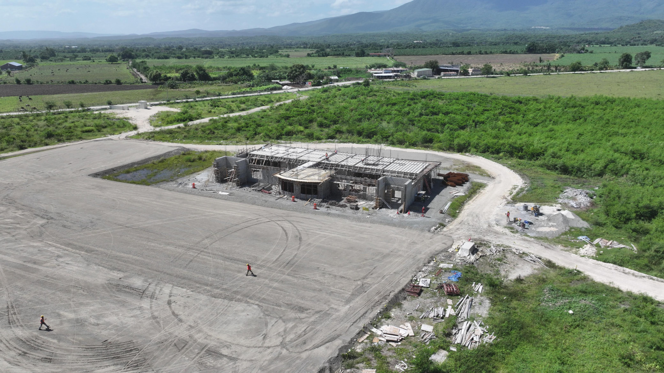 Nuevo aeropuerto doméstico de San Juan se encuentra en fase de asfaltado de su pista
