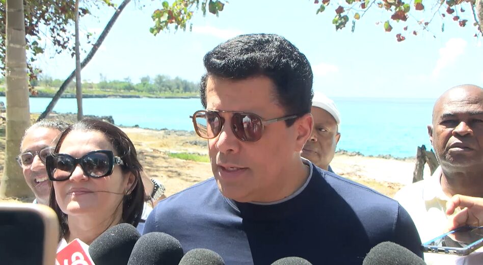 David Collado supervisa trabajos finales del Parque Submarino La Caleta; será inaugurado en 30 días