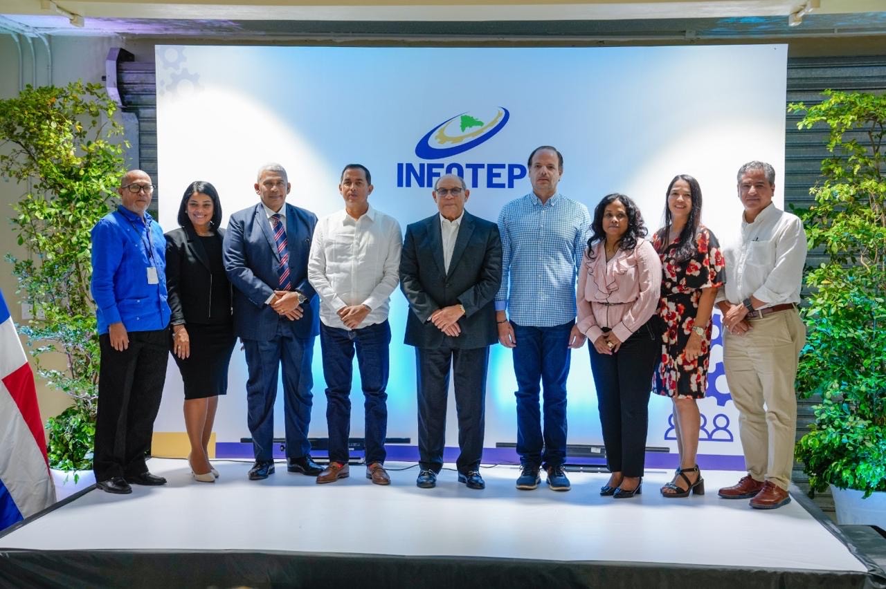 Director del INFOTEP se reúne con empresarios de Haina para socializar necesidades de la formación técnico-profesional