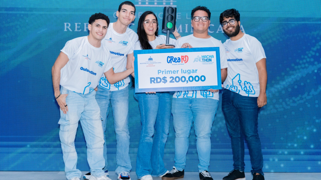 Jóvenes del ITLA presentan soluciones para el transporte: conquistan primer y segundo lugar en Hackathón de Ciudades Inteligentes y Movilidad Urbana