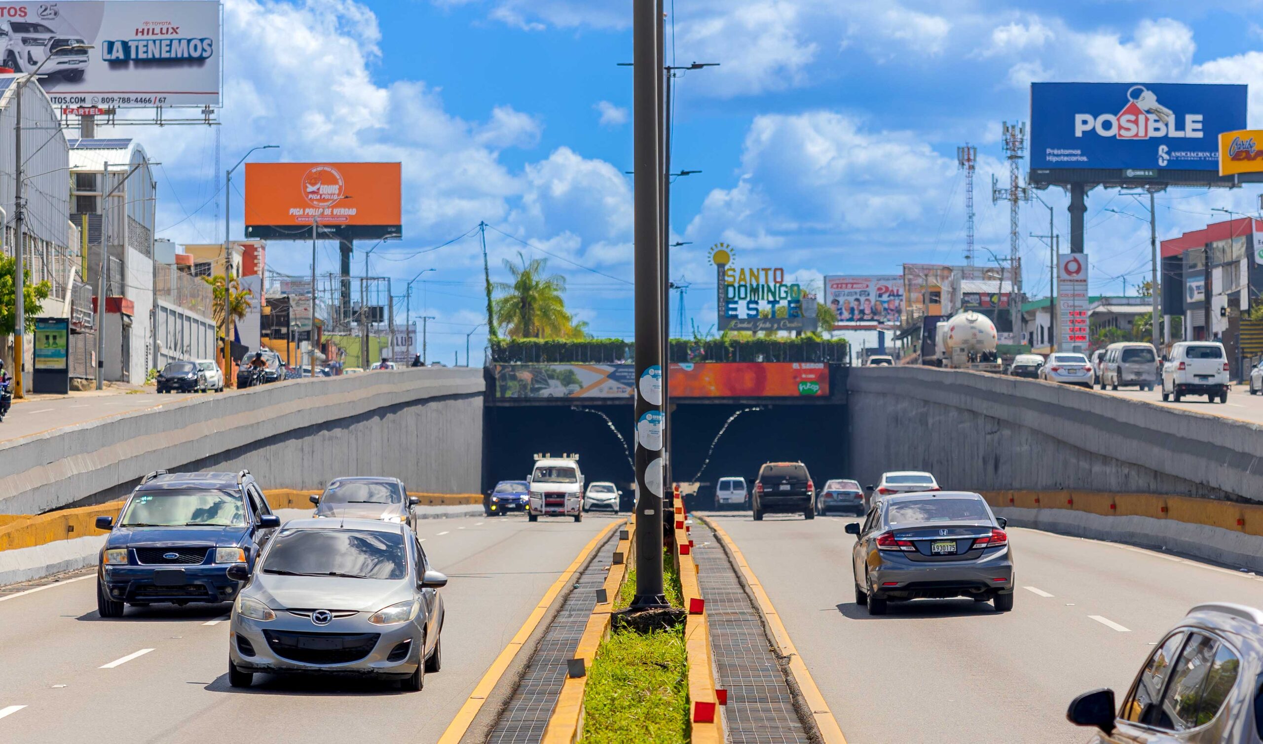 Obras Públicas dará mantenimiento a pasos a desnivel y puentes, por lo que cerrará tránsito por esas estructuras