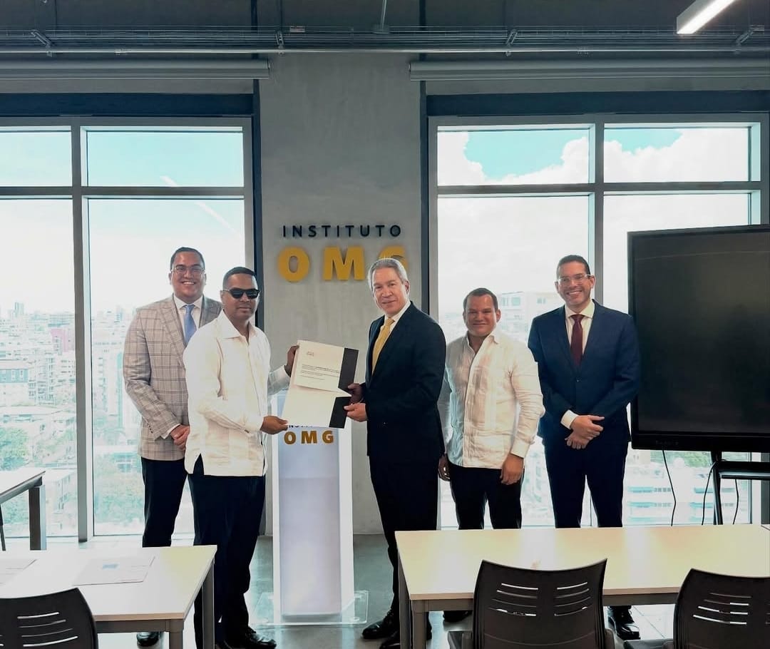 Alofoke Media Group otorgará a estudiante dominicano una beca para estudiar Derecho en EE.UU Alofoke Media Group otorgará a estudiante dominicano una beca para estudiar Derecho en EE.UU