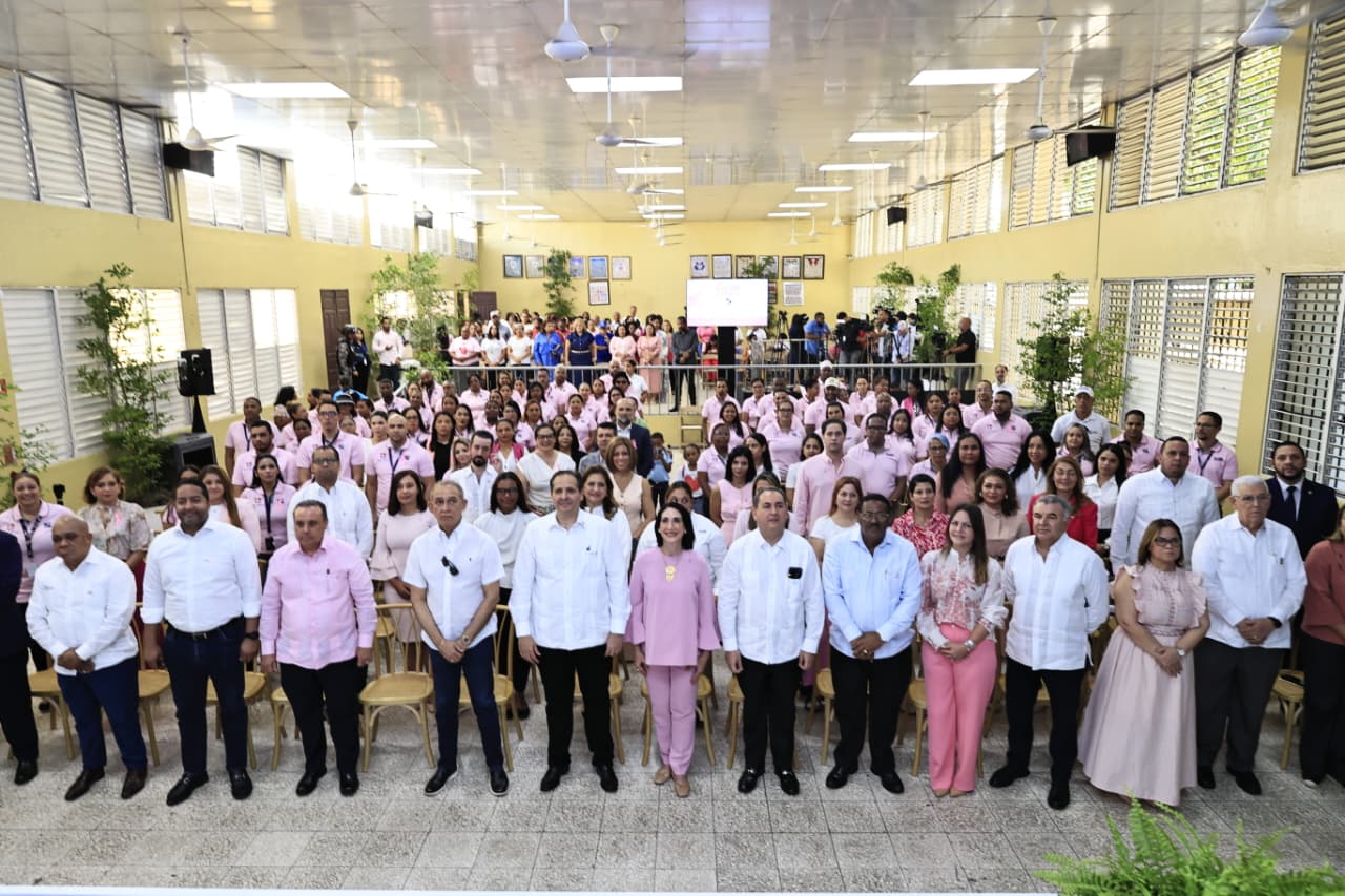 Primera dama Raquel Arbaje encabeza celebración del cuarto aniversario de “ChequéateRD”, con más de 123,000 personas tamizadas Primera dama Raquel Arbaje encabeza celebración del cuarto aniversario de “ChequéateRD”, con más de 123,000 personas tamizadas