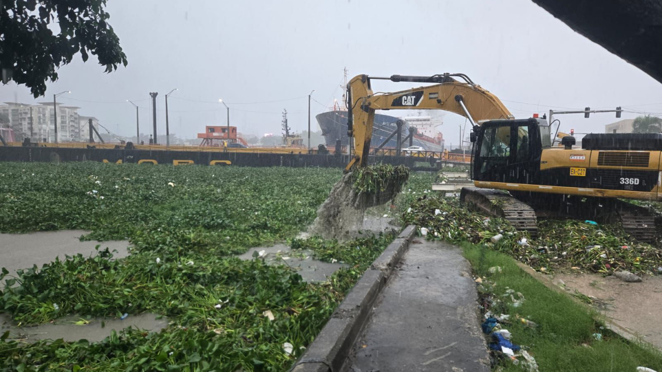 Obras Públicas informa cierre provisional del puente flotante
