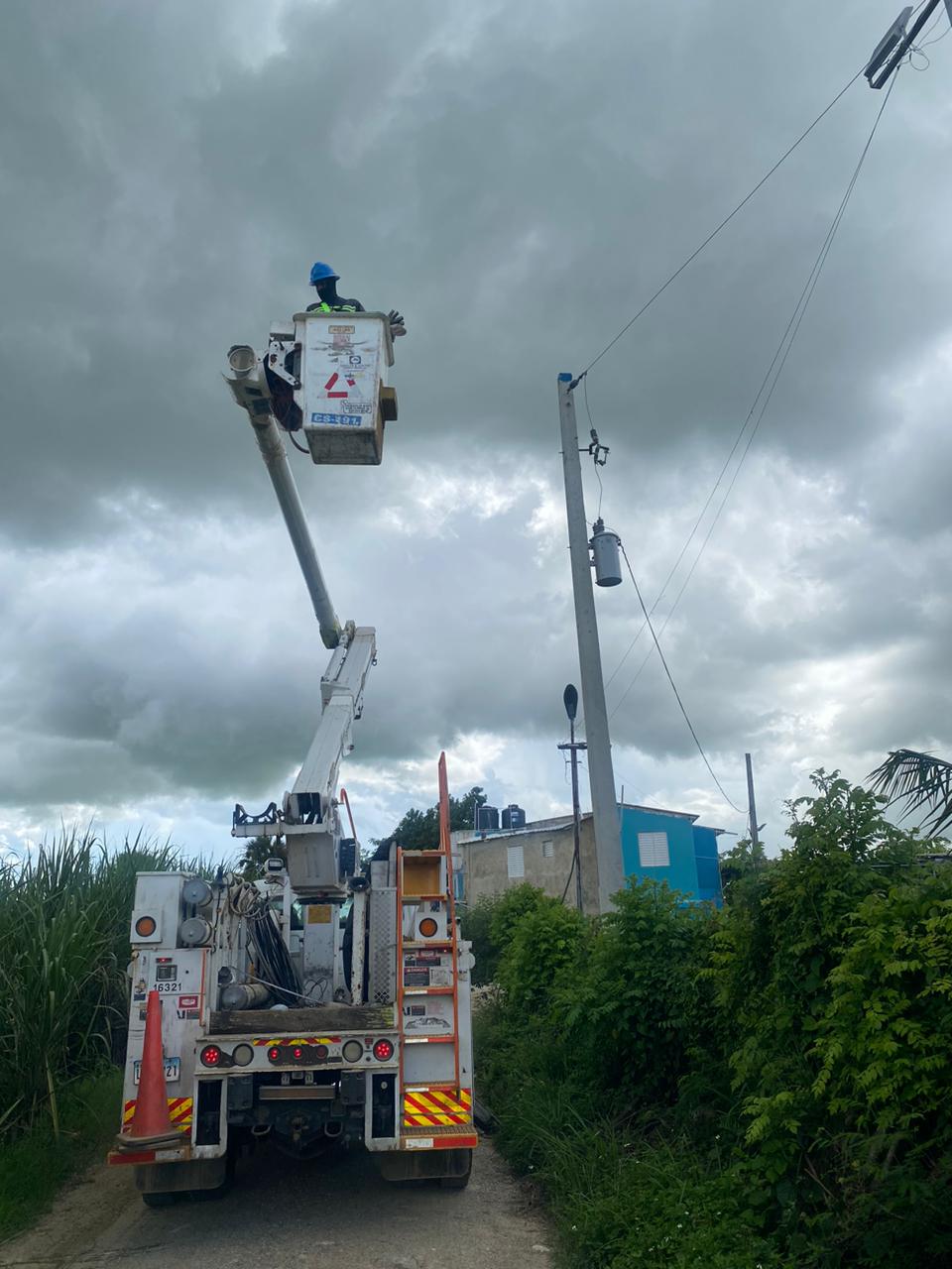 EDEESTE realiza operativo en Higüey y desmantela nueve transformadores instalados de forma irregular EDEESTE realiza operativo en Higüey y desmantela nueve transformadores instalados de forma irregular