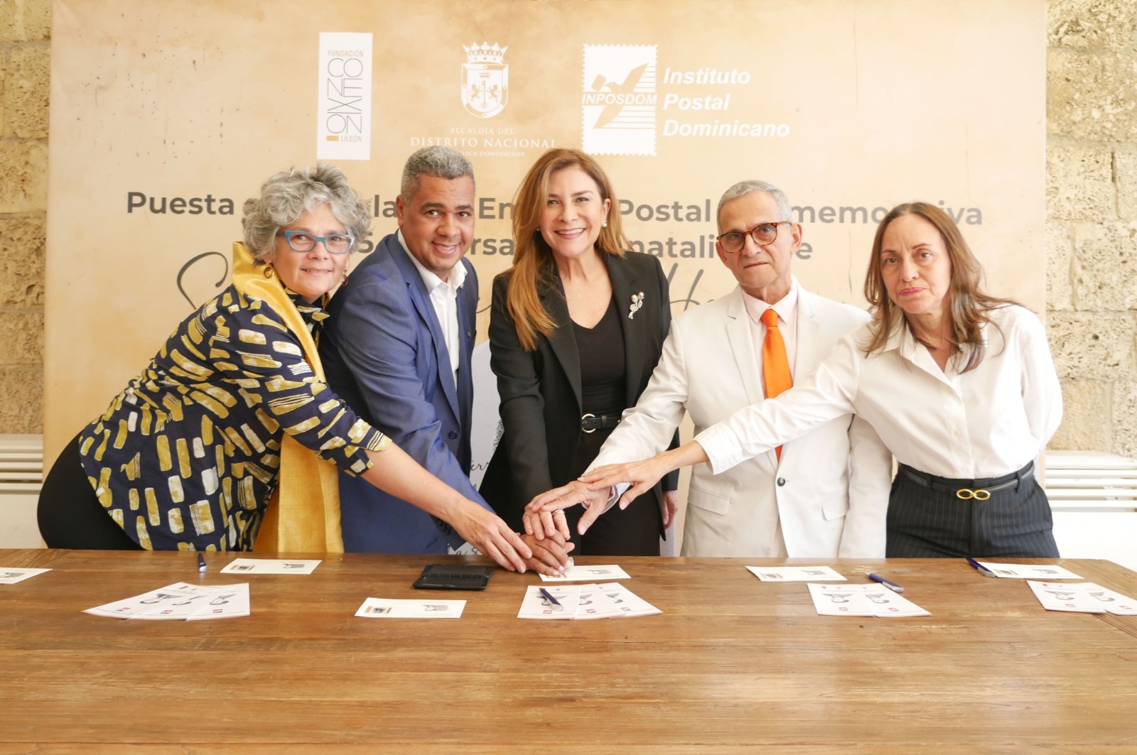 INPOSDOM y Alcaldía del Distrito Nacional rinden homenaje histórico a Salomé Ureña con emisión postal conmemorativa