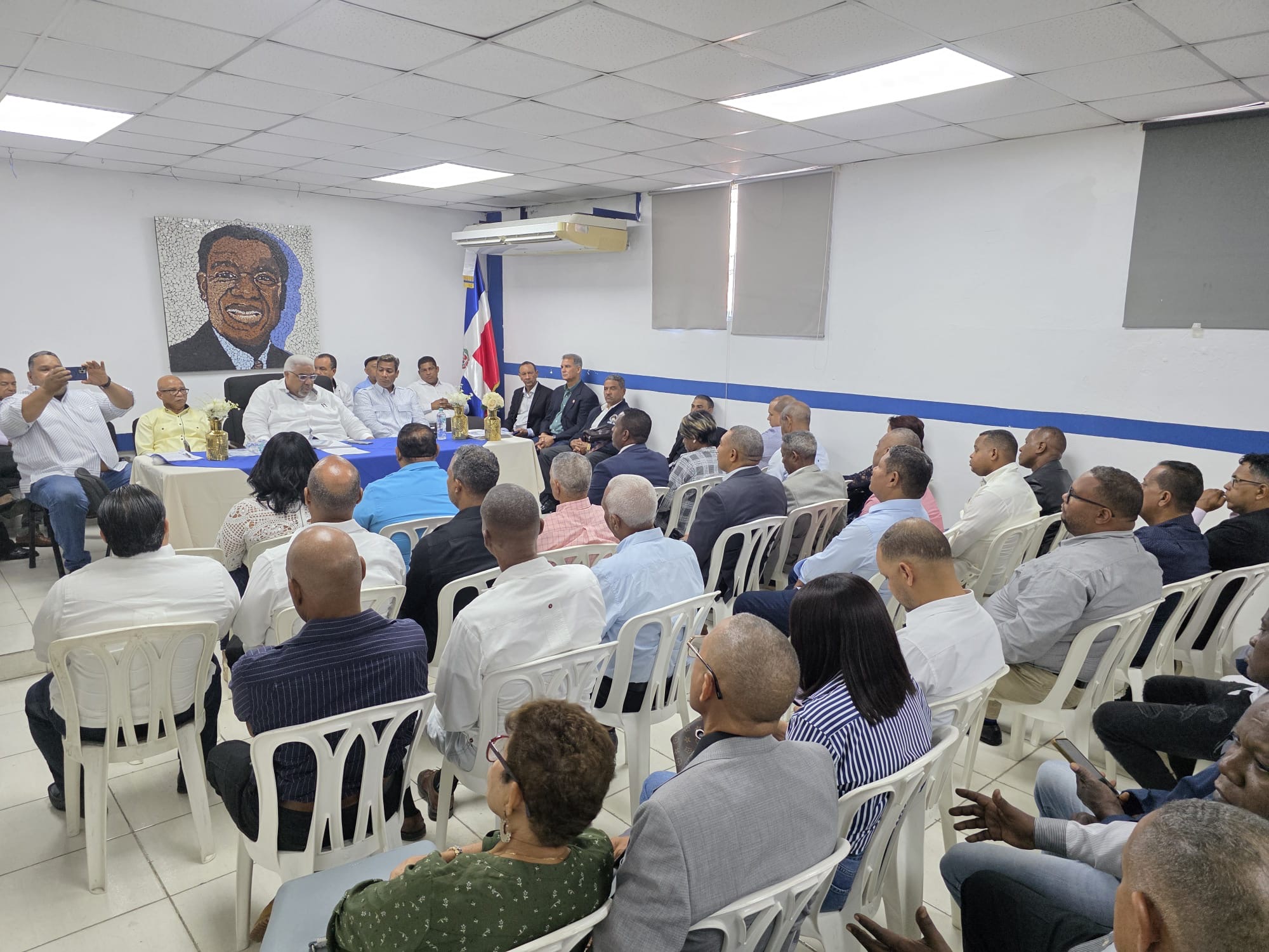 El BIS reafirma su respaldo a la candidatura presidencial de Leonel Fernández