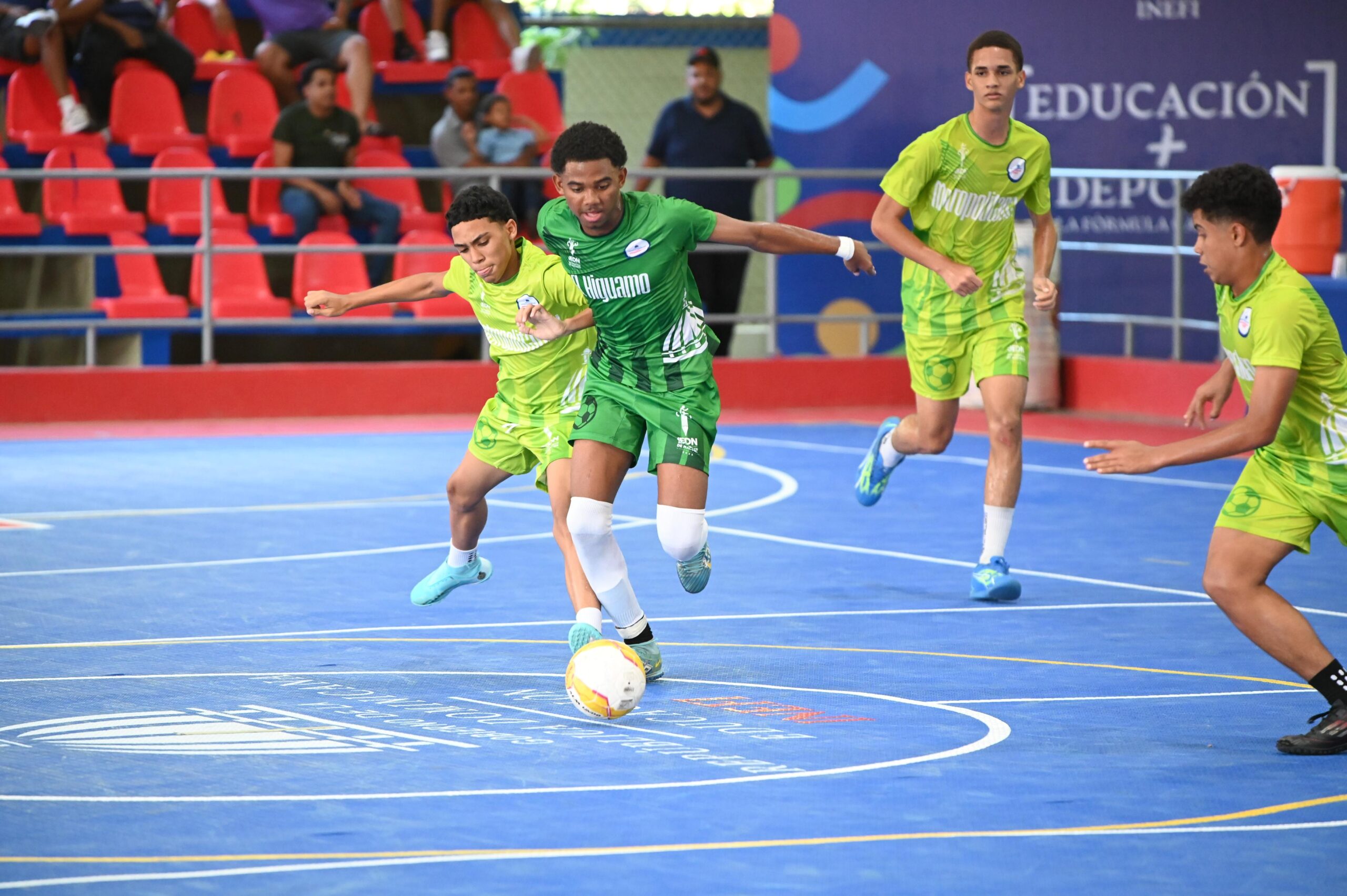 Zona Metropolitana II da golpe de autoridad en el taekwondo escolar