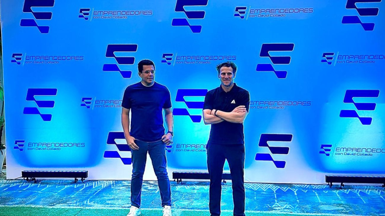 Ministro David Collado y exfutbolista Diego Forlán resaltan el valor del turismo deportivo en República Dominicana