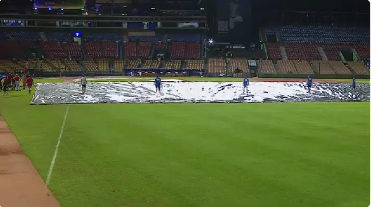 Lluvias obligan a posponer  el juego de Gigantes y Licey Lluvias obligan a posponer  el juego de Gigantes y Licey