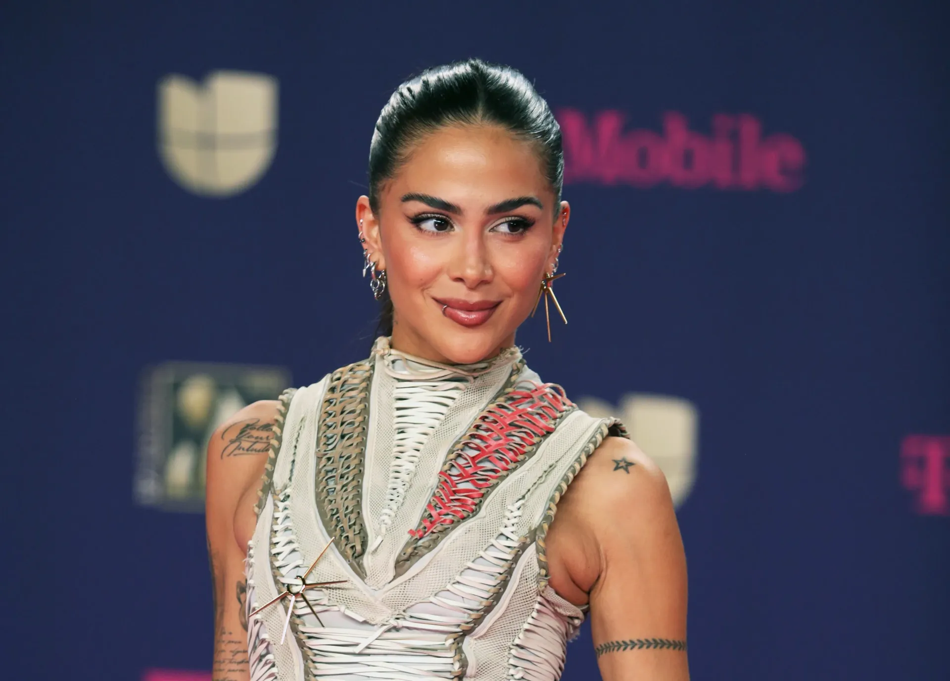 El padre de la cantante colombiana Greeicy es detenido e imputado por secuestro y tortura El padre de la cantante colombiana Greeicy es detenido e imputado por secuestro y tortura