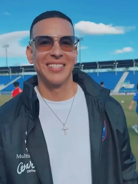 Daddy Yankee exhorta a los nuevos artistas a firmar acuerdos prenupciales antes de casarse