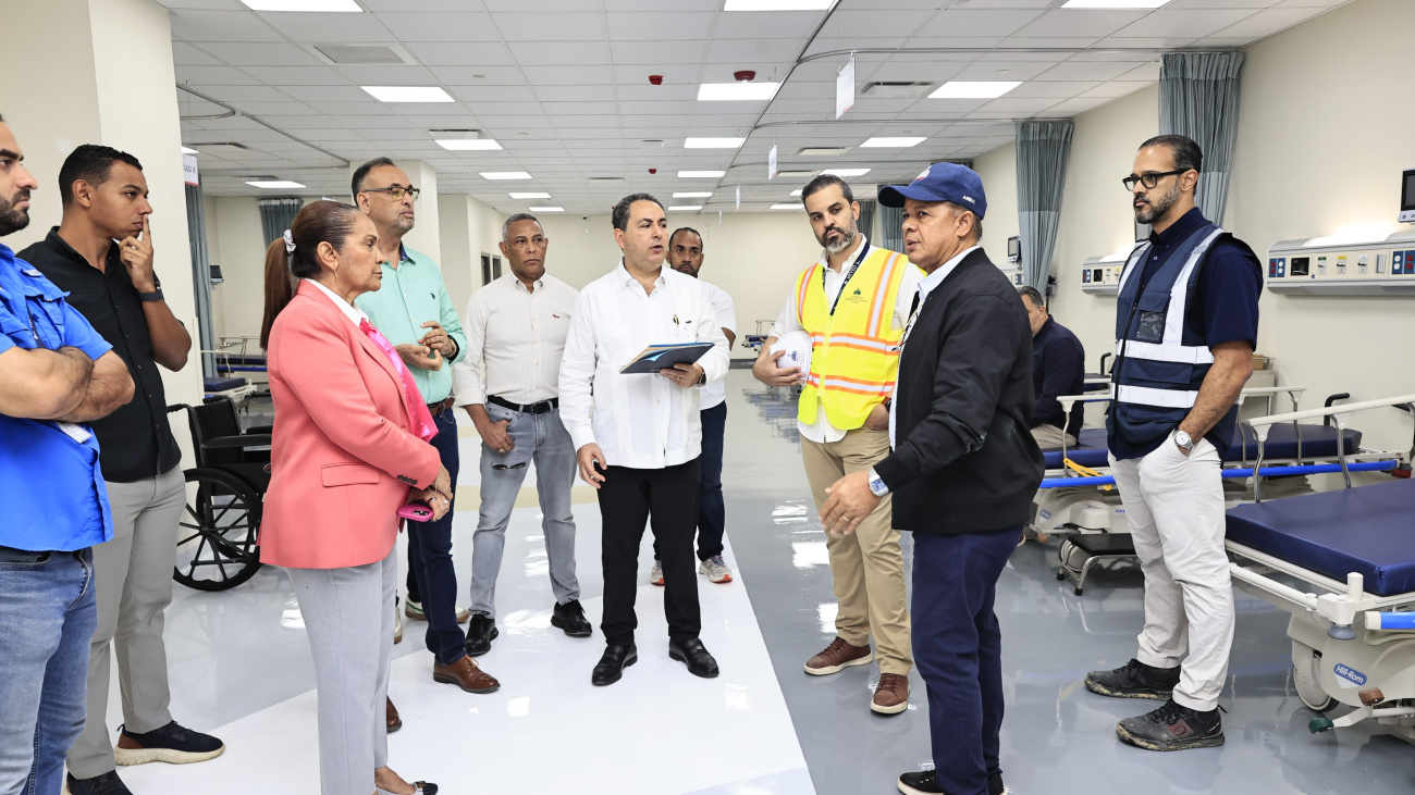 Director SNS supervisa avance nuevo Hospital Regional de San Francisco de Macorís