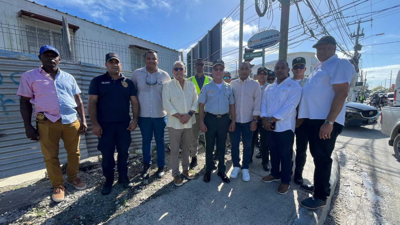 Director de la Digesett junto con autoridades locales realizan recorrido en Verón–Punta Cana para buscar soluciones al tránsito