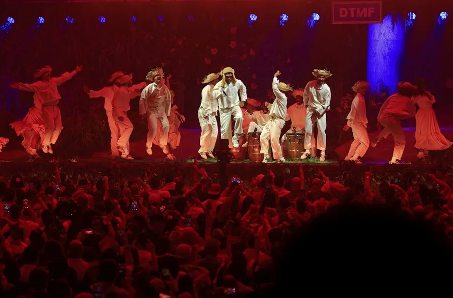 La residencia de Bad Bunny tuvo un impacto económico en Airbnb de 560 millones de dólares La residencia de Bad Bunny tuvo un impacto económico en Airbnb de 560 millones de dólares