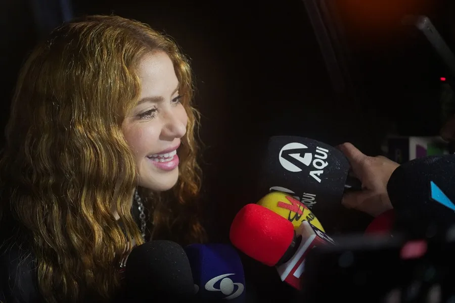 Shakira celebra su regreso a los escenarios colombianos en su llegada a Cali