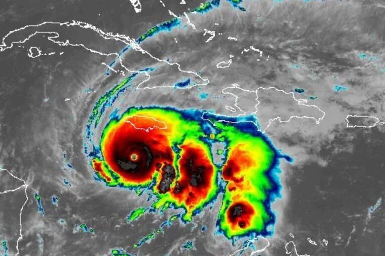 Huracán Melissa se aleja de Cuba como categoría 2 y se dirige hacia las Bahamas