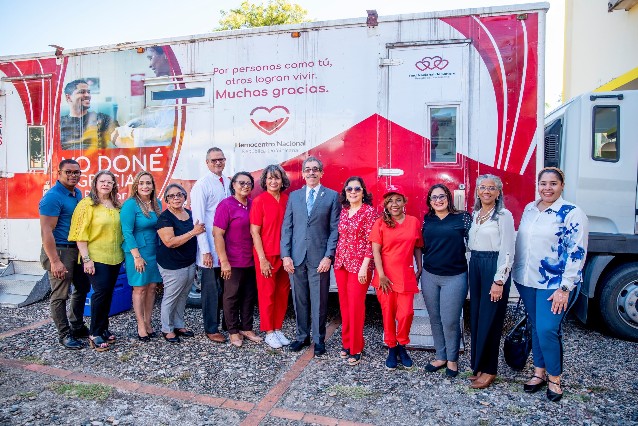 El próximo rector de la UASD, Asjana David participa en jornada de donación de sangre El próximo rector de la UASD, Asjana David participa en jornada de donación de sangre