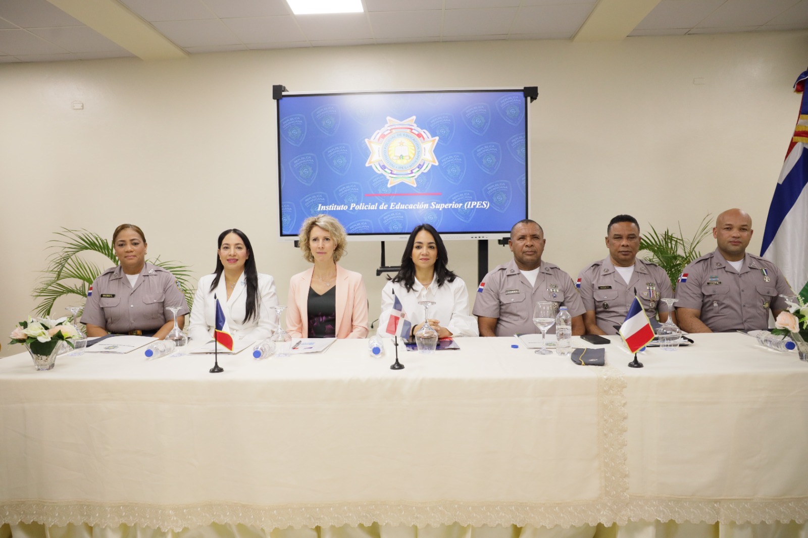 RD y Francia refuerzan cooperación contra la trata de personas y delitos digitales que afectan a menores