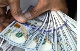 Dólar se mantiene cerca de los RD$63 en el mercado cambiario dominicano