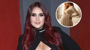 Dulce María anuncia que espera su segundo hijo y muestra su pancita Dulce María anuncia que espera su segundo hijo y muestra su pancita