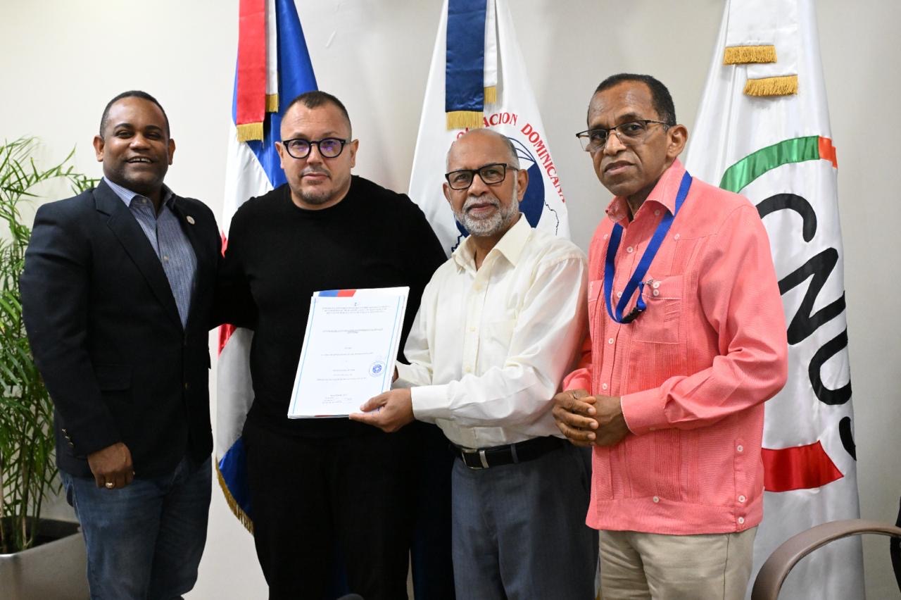 ADP lanza estudio nacional sobre la salud del magisterio ADP lanza estudio nacional sobre la salud del magisterio