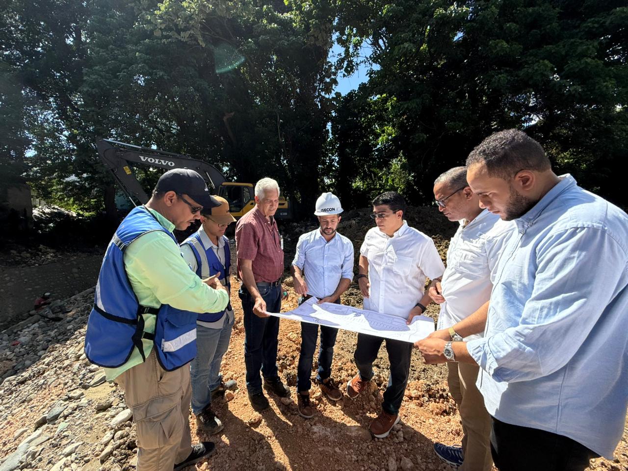 Fellito Suberví supervisa avances en trabajos cañada Guajimía que beneficiarán a 350 mil personas en SDO Fellito Suberví supervisa avances en trabajos cañada Guajimía que beneficiarán a 350 mil personas en SDO