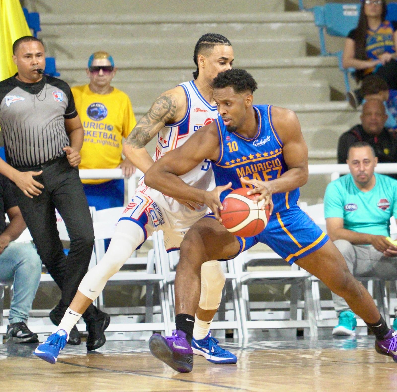 Mauricio Báez pega primero frente a San Lázaro en semifinal TBS Distrito