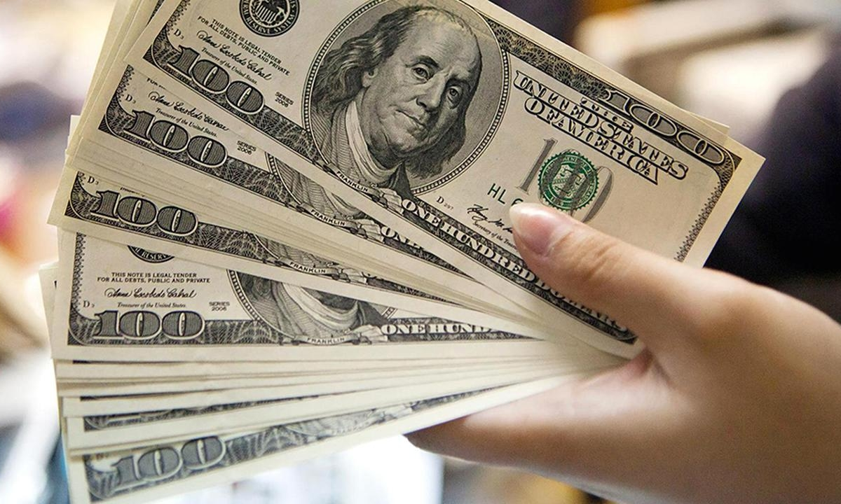 Dólar inicia la semana con ligera apreciación del peso dominicano