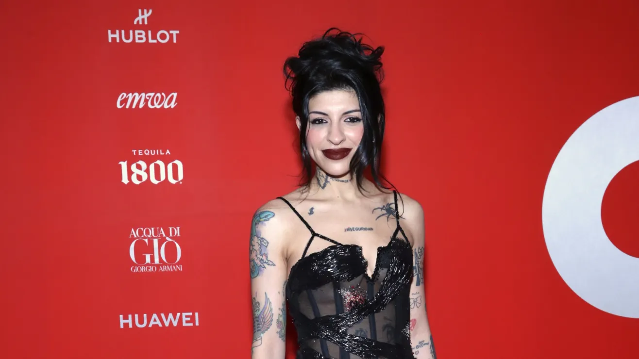 Cazzu desmiente rumores sobre la custodia total de su hija con Christian Nodal Cazzu desmiente rumores sobre la custodia total de su hija con Christian Nodal