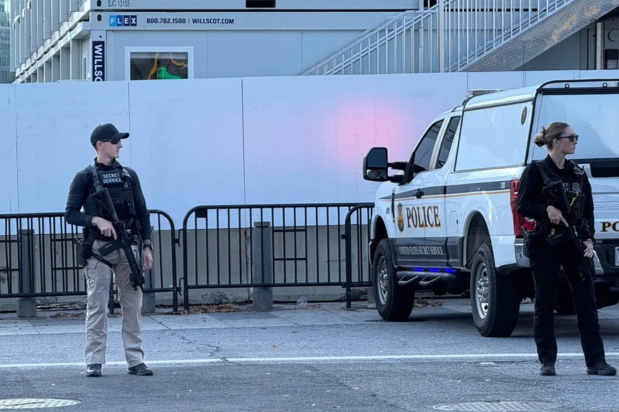 Trump califica como «acto de terror» el tiroteo contra dos miembros de la Guardia Nacional y endurece las medidas migratorias