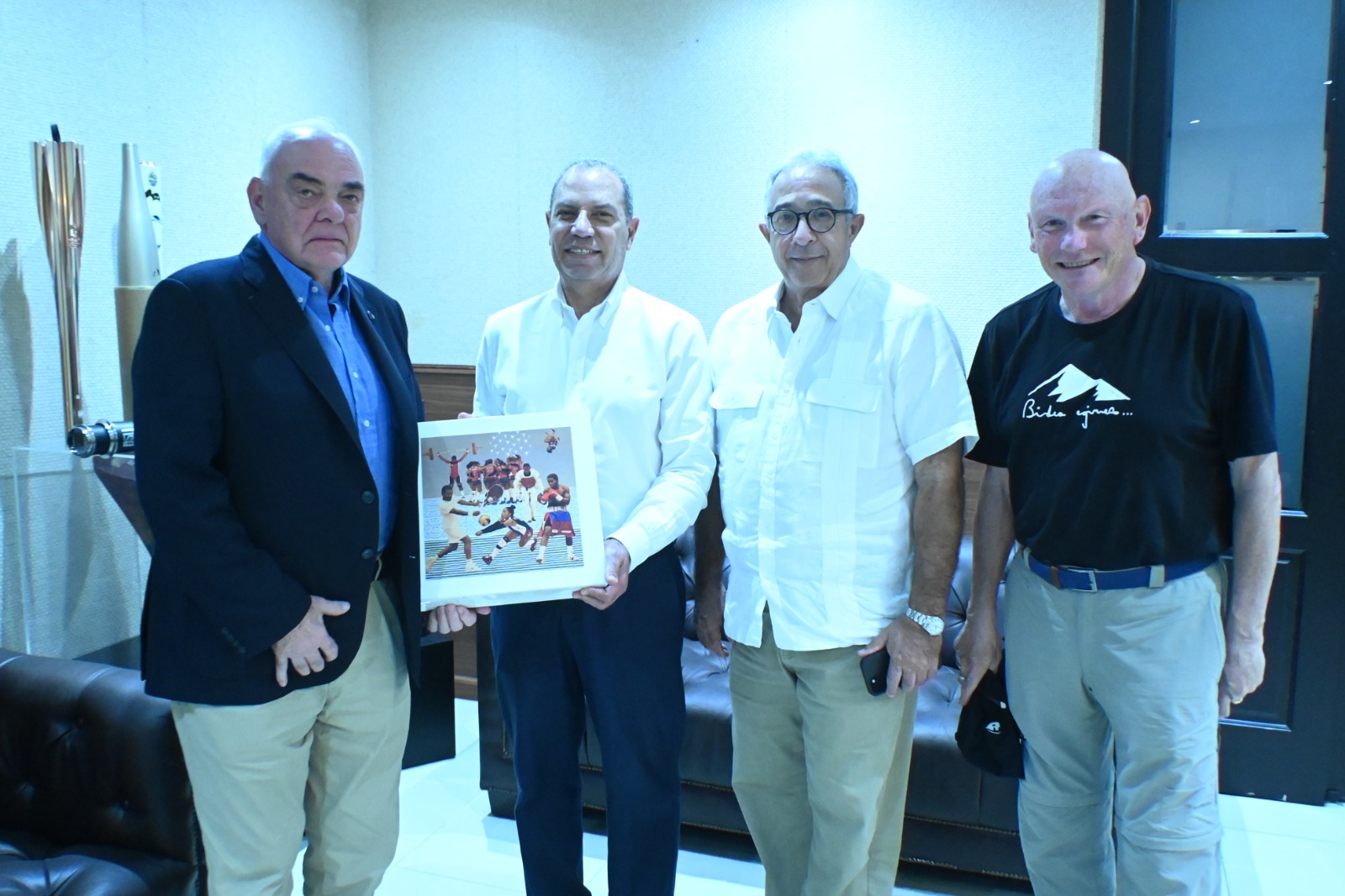 Presidente del COD recibe representación internacional de pelota vasca Presidente del COD recibe representación internacional de pelota vasca